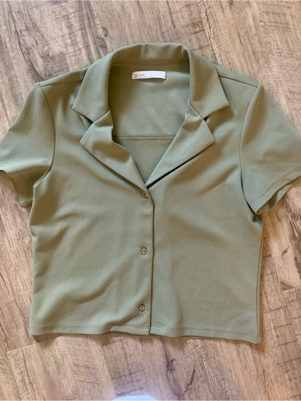 Oak + Fort Olive Short-Sleeve Button Front Top - Women - Picture 2 of 6